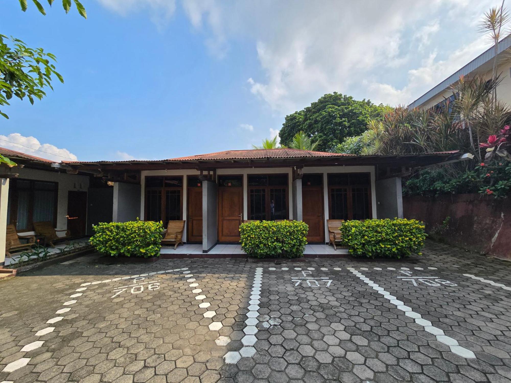 Kusma Hotel Bandungan Семаранг Экстерьер фото